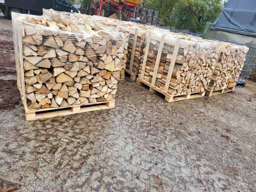Palette de bois de chauffage en filet — 3 stères
