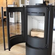 Poêle fermé, insert ou cheminée ouverte : quel combustible pour quel foyer ?